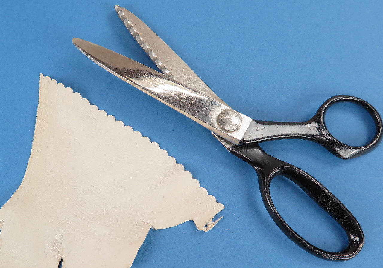 Vintage Wiss scaloping scissors wiss